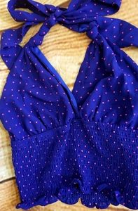 What can I say Its a super cute flirty Croptop